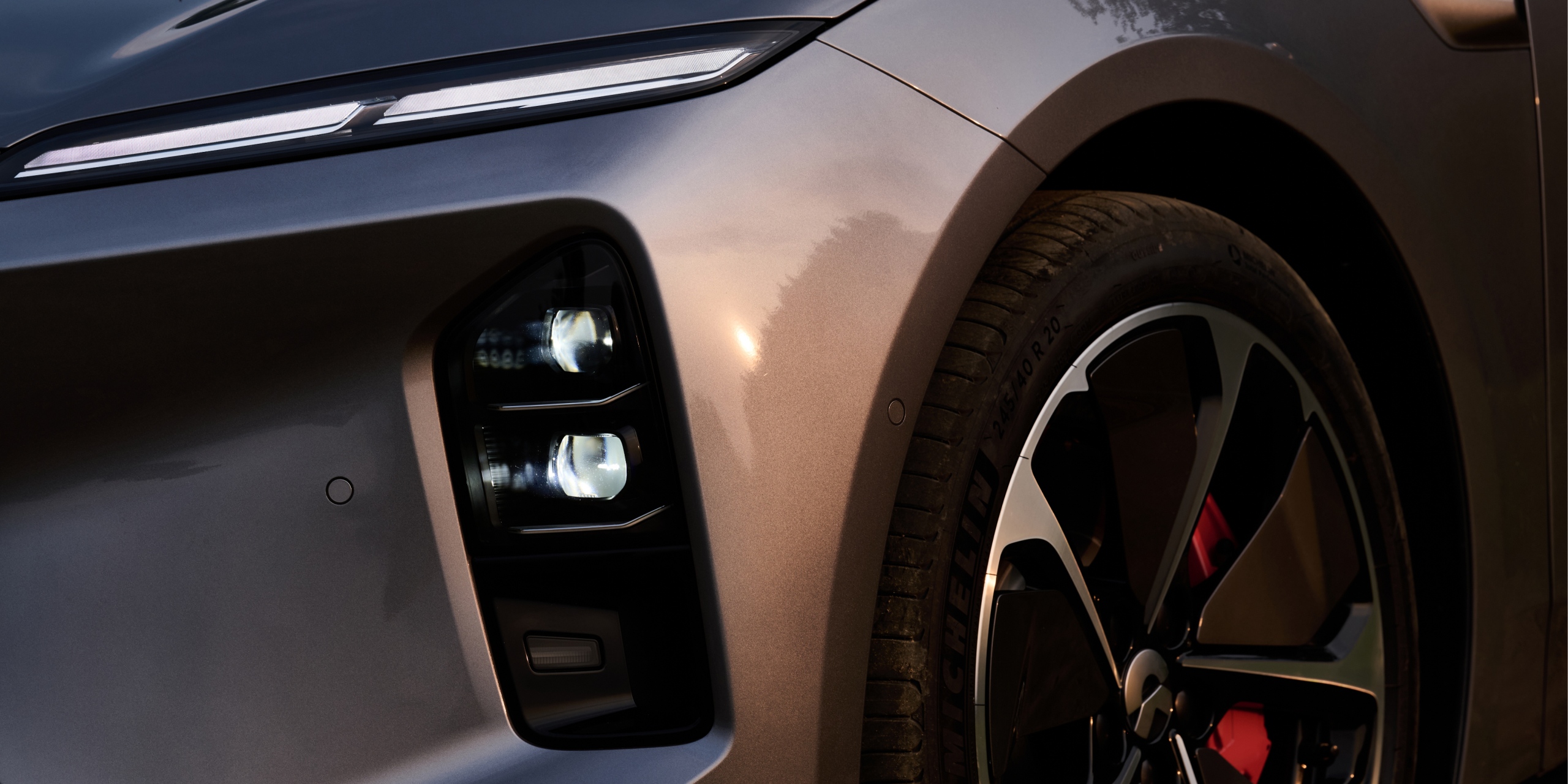 Smart Matrix ADB Headlights_NIO Official Website